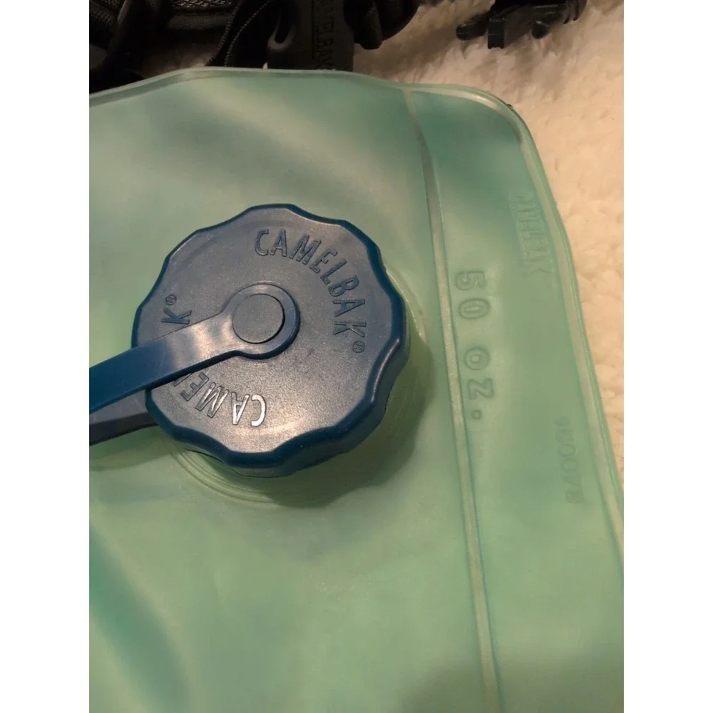 Camelbak Snobowl Water Ski Hydration Pack 50oz Bladder Blue  H2o Tube Good Cond‎
